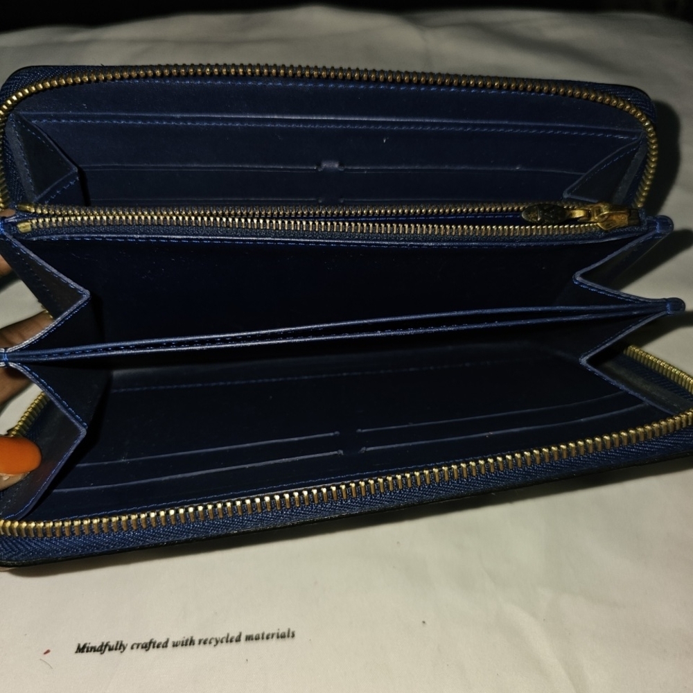 EUC Louis Vuitton Blue Vernis Embossed Wallet - Picture 3 of 12